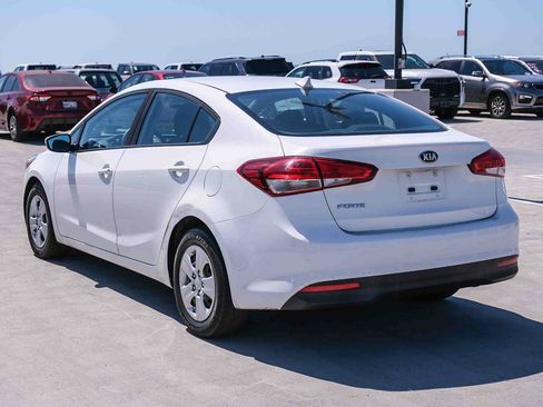 Used 2017 Kia Forte LX FWD image 6