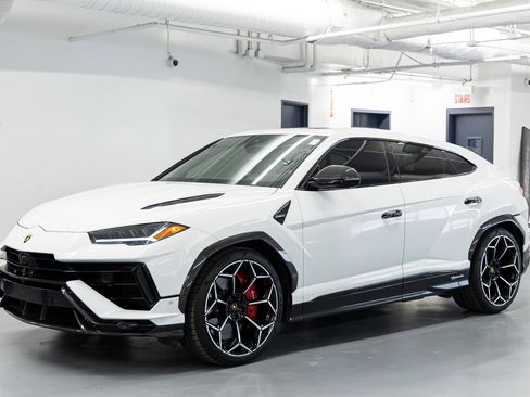 Used 2024 Lamborghini Urus Performante image 1