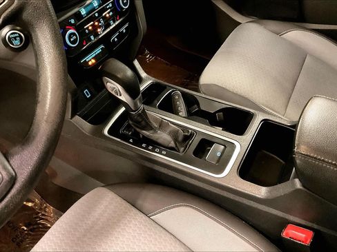 Used 2019 Ford Escape SE AWD/4WD image 16