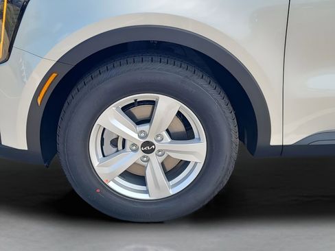New 2026 Kia Sorento LX FWD image 11