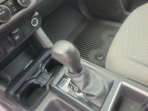 Used 2023 Toyota Tacoma SR AWD/4WD image 28