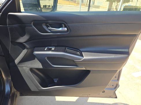 Certified 2025 Nissan Pathfinder SL AWD/4WD image 29