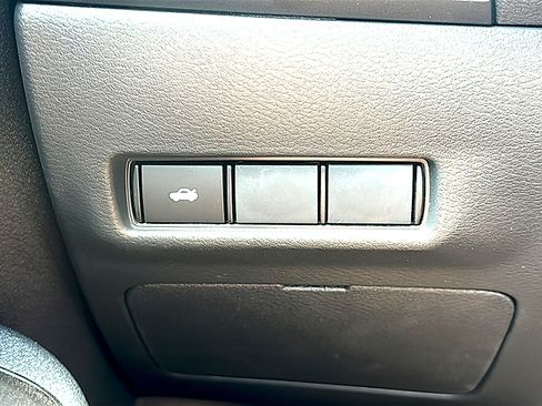New 2026 Nissan Sentra SR w/ Floor Mat Package FWD image 25