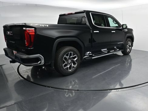 Used 2023 GMC Sierra 1500 SLT w/ SLT Premium Package AWD/4WD image 8