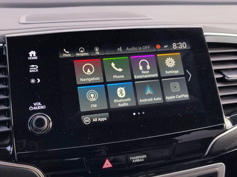 Used 2019 Honda Pilot Touring image 3