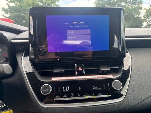 Used 2025 Toyota Corolla LE FWD image 32