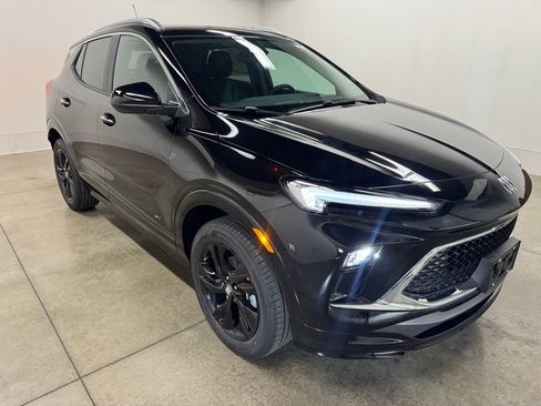 New 2025 Buick Encore GX Sport Touring image 1