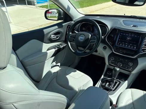 Used 2019 Jeep Cherokee Limited AWD/4WD image 22