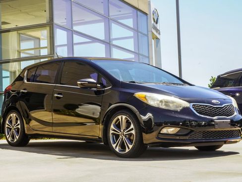 Used 2016 Kia Forte EX w/ EX Premium Technology Package FWD image 4