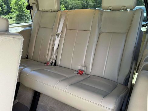 Used 2013 Ford Expedition XLT AWD/4WD image 19