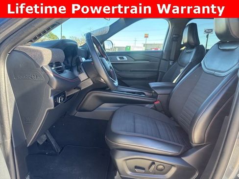 Used 2025 Ford Explorer ST-Line w/ ST-Line Street Pack image 2