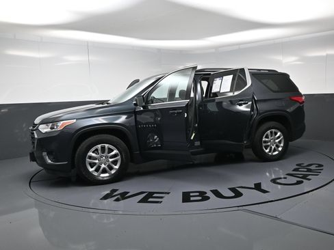 Used 2019 Chevrolet Traverse LT FWD image 21
