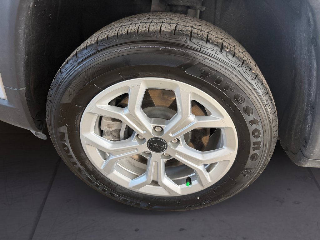 Used 2026 Jeep Compass Latitude AWD/4WD image 9