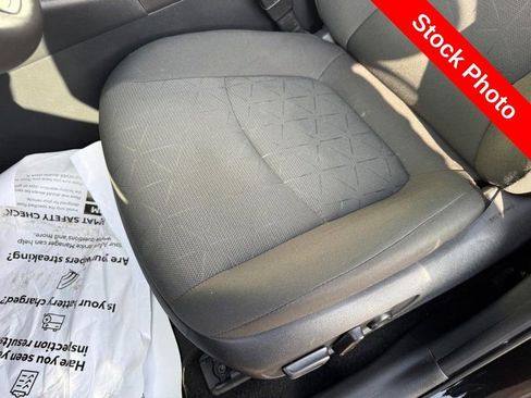 Used 2025 Toyota RAV4 XLE w/ Convenience Package image 17