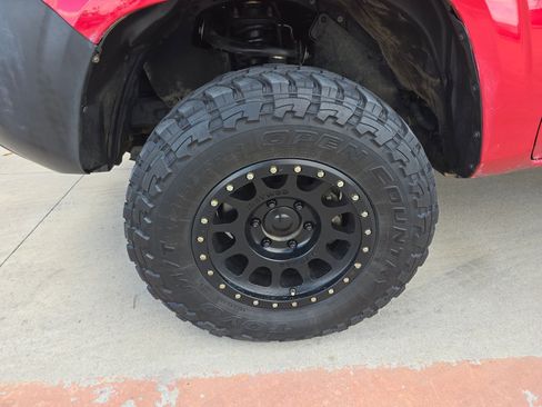 Used 2020 Toyota Tacoma SR image 29