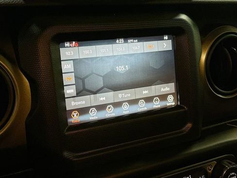 Used 2019 Jeep Wrangler Unlimited Sport S image 15