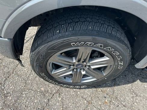 Used 2020 Ford F150 XLT w/ Equipment Group 302A Luxury AWD/4WD image 11