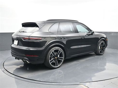 Used 2023 Porsche Cayenne Turbo image 22
