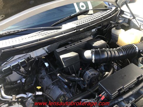 Used 2011 Ford F150 Raptor w/ Raptor Luxury Pkg image 22