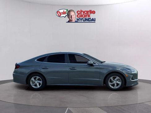 Used 2023 Hyundai Sonata SE FWD image 6