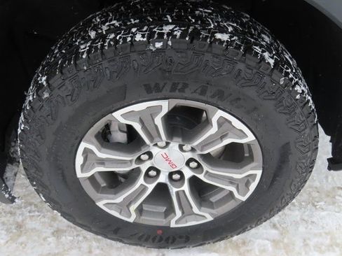 New 2026 GMC Sierra 1500 SLE w/ X31 Off-Road Package image 14