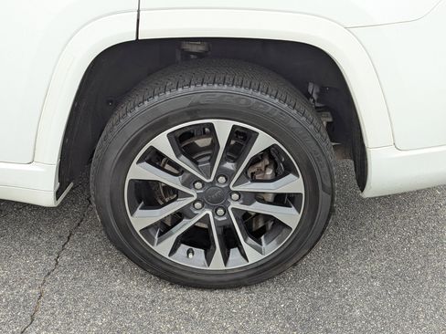 Certified 2021 Jeep Grand Cherokee L Overland w/ Luxury Tech Group IV image 34