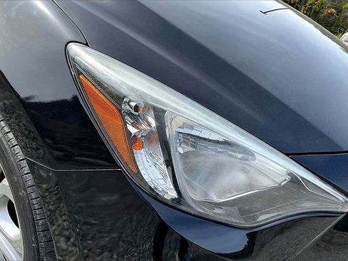 Used 2017 Toyota Yaris iA image 23