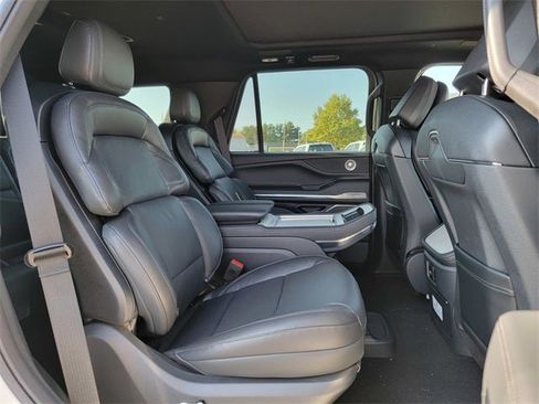 New 2025 Lincoln Navigator Reserve w/ Jet Appearance Package image 23
