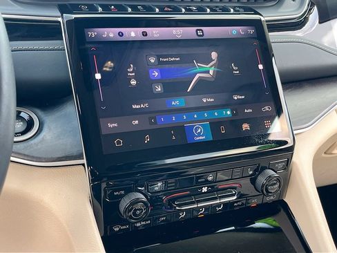 Certified 2022 Jeep Grand Cherokee Limited RWD image 16