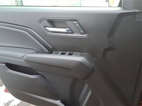 Used 2024 Chevrolet Colorado LT w/ LT Convenience Package III image 18