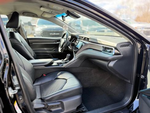 Used 2018 Toyota Camry SE image 12