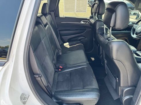 Used 2021 Jeep Grand Cherokee Laredo X AWD/4WD image 24