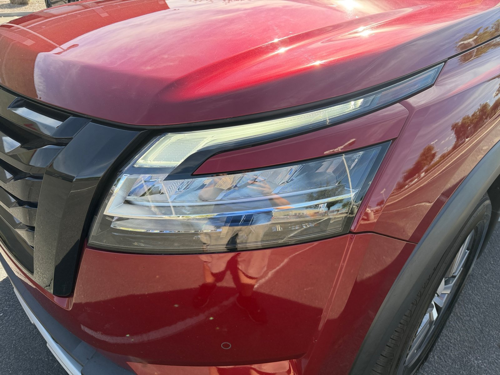Used 2023 Nissan Pathfinder SL w/ Lighting Package (N92) FWD image 9