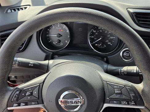 Used 2018 Nissan Rogue Sport SV image 21