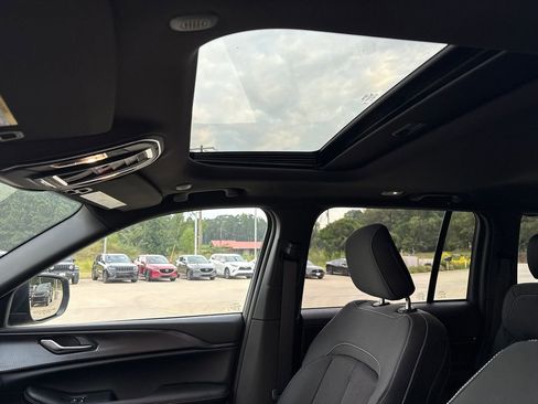 New 2025 Jeep Grand Cherokee Laredo X w/ Luxury Tech Group I image 14