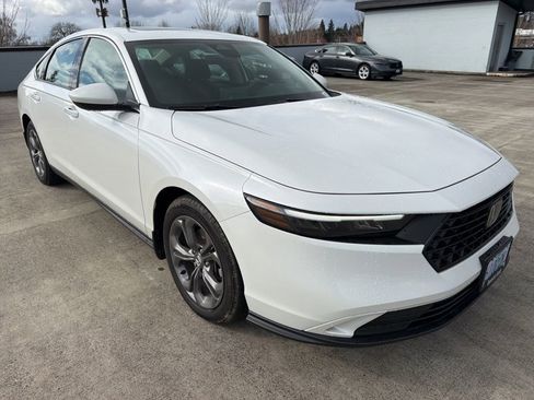 Used 2024 Honda Accord EX image 3