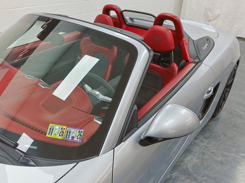 Used 2016 Porsche Boxster Spyder image 9