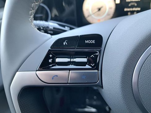 New 2025 Hyundai Elantra SEL image 31