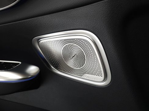 Certified 2025 Mercedes-Benz GLC 300 4MATIC image 7