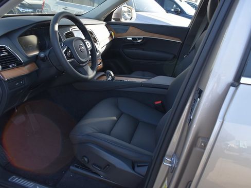 New 2025 Volvo XC90 T8 Plus w/ Protection Package Premier image 12