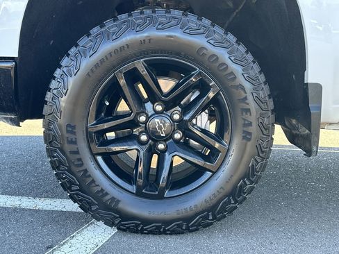 Used 2024 Chevrolet Silverado 1500 LT Trail Boss w/ Protection Package image 14