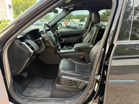 Used 2018 Land Rover Discovery SE AWD/4WD image 21