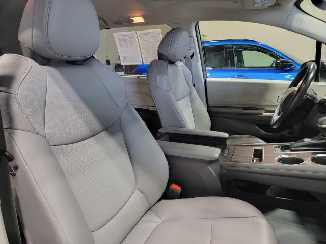 Used 2022 Toyota Sienna XLE FWD image 15