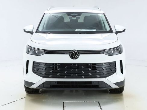 New 2026 Volkswagen Tiguan SE image 16