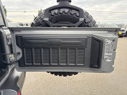 Used 2021 Jeep Wrangler Unlimited Rubicon image 18