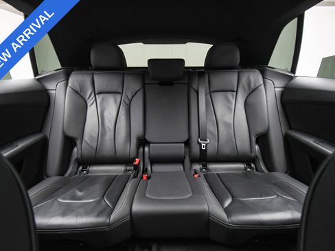 Used 2019 Audi Q8 Premium w/ Convenience Package image 18