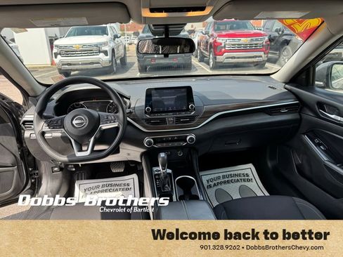 Used 2023 Nissan Altima 2.5 SV FWD image 11