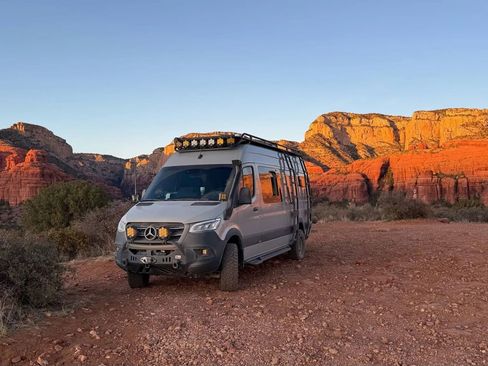 Used 2022 Mercedes-Benz Sprinter 2500 image 32