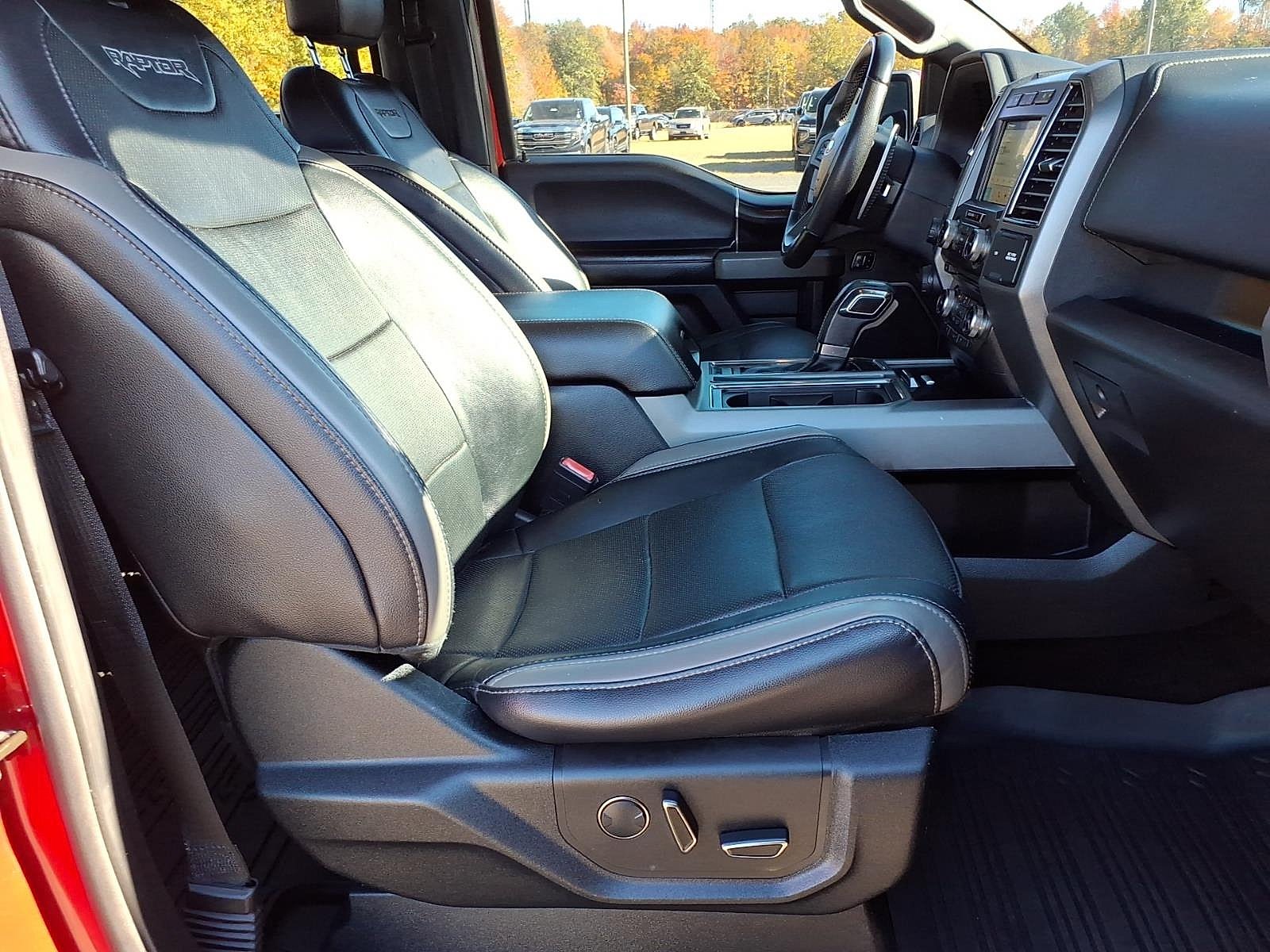 Used 2018 Ford F150 Raptor w/ Equipment Group 802A Luxury AWD/4WD image 8