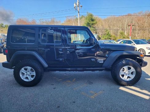 Used 2018 Jeep Wrangler Unlimited Sport S AWD/4WD image 4